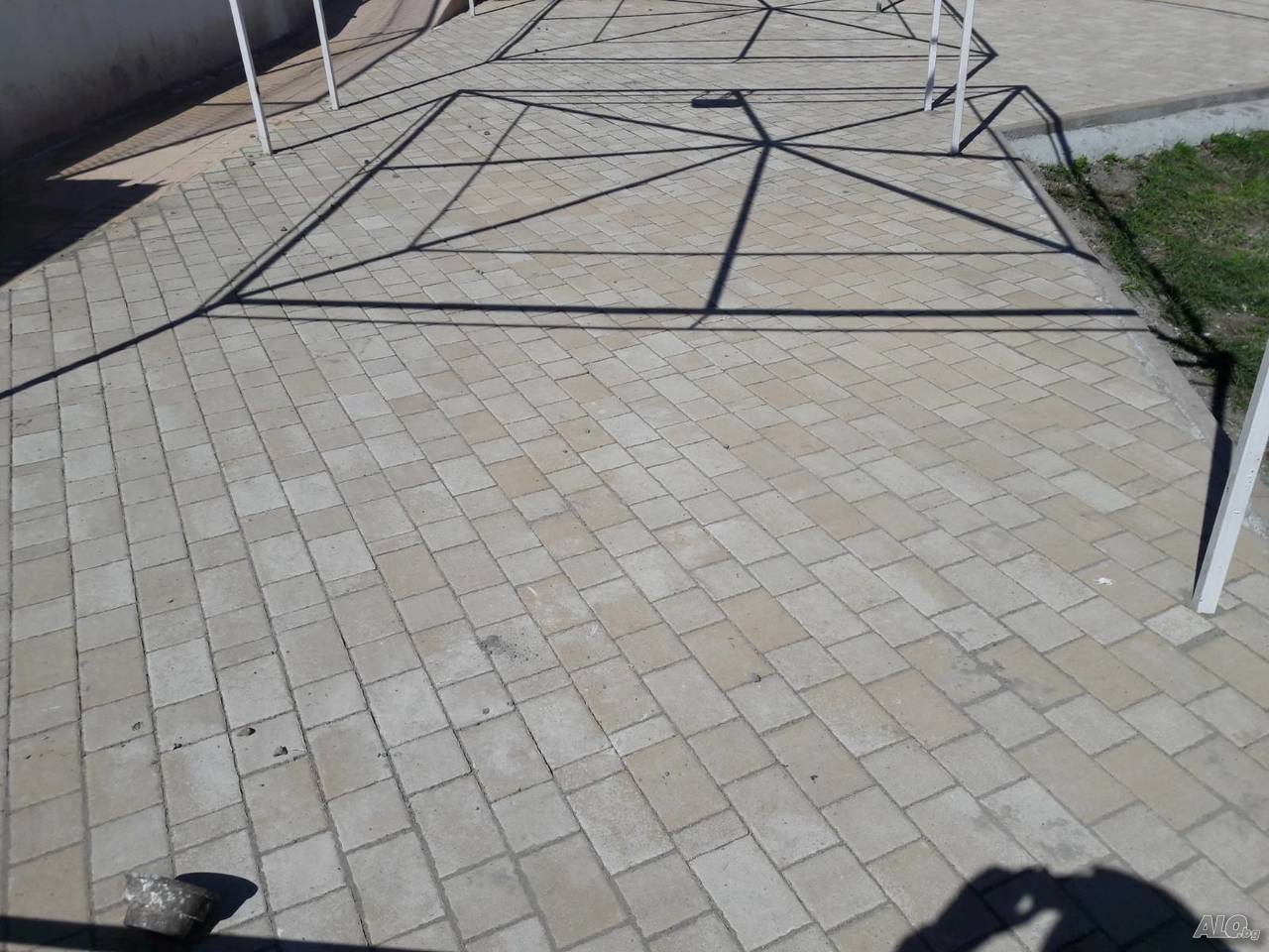 Полагане на бордюри